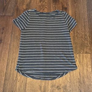 Like new: Daisee Button Back Detail Knit Tee - Sz M